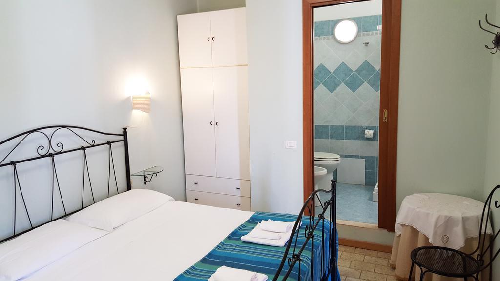 La Baia Apartments Sa Rocca Tunda Chambre photo